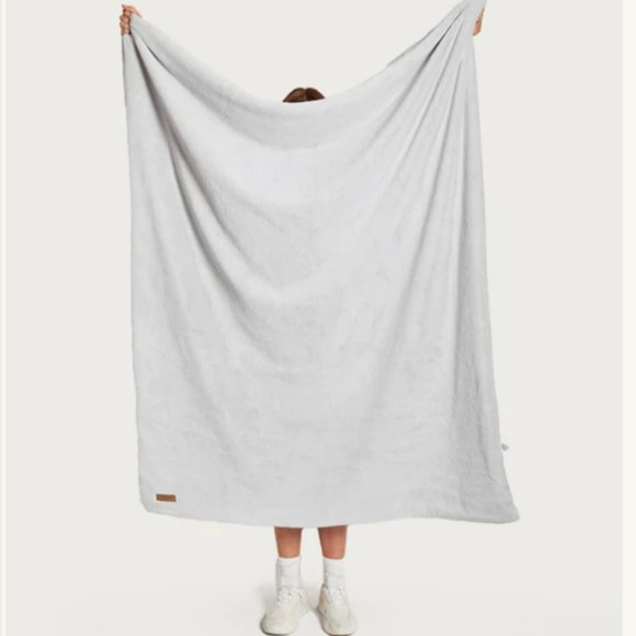 UnHide Small Charcoal Blanket NWT - Picture 2 of 9